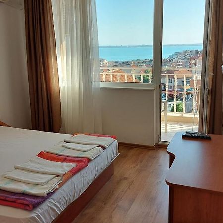 Guest House Rona - Free Parking And Sea View Свети Влас Екстериор снимка