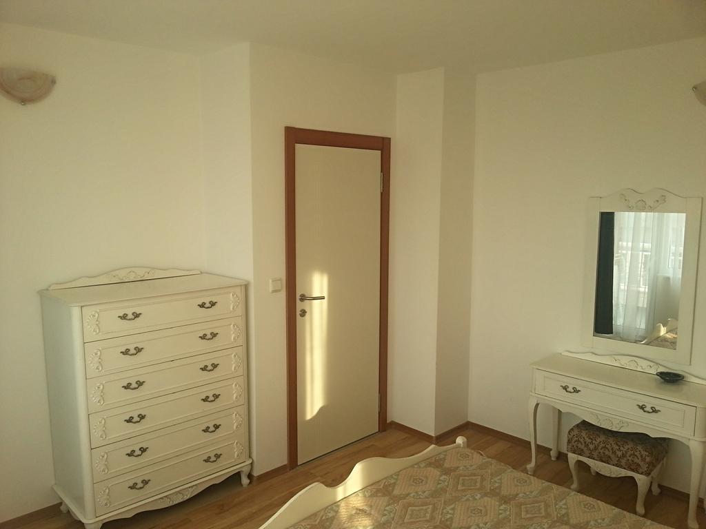 Guest House Rona - Free Parking And Sea View Свети Влас Екстериор снимка